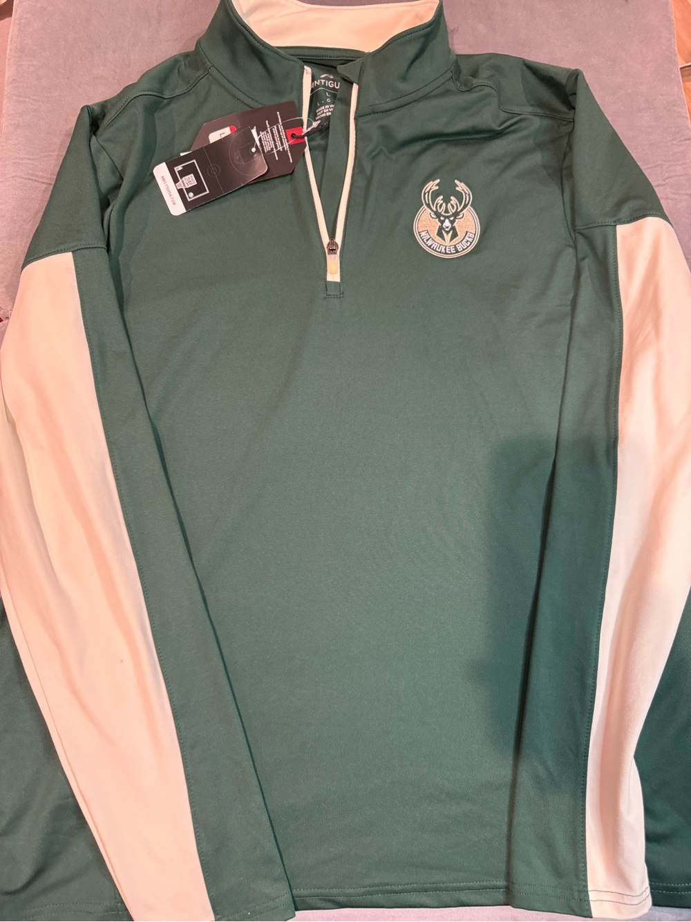 Antigua Green and White Milwaukee Bucks Half-Zip Pullover